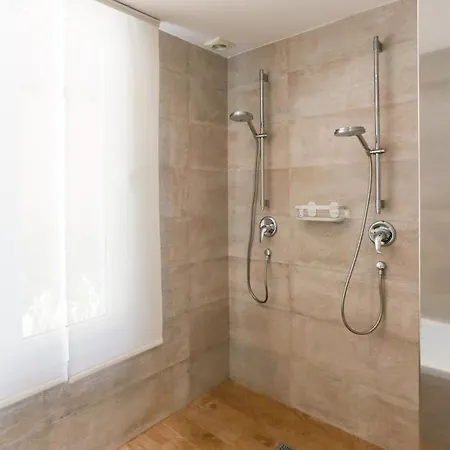 Moderna Con Chill Out Y Piscina A 5 Minutos De La Playa Torremolinos